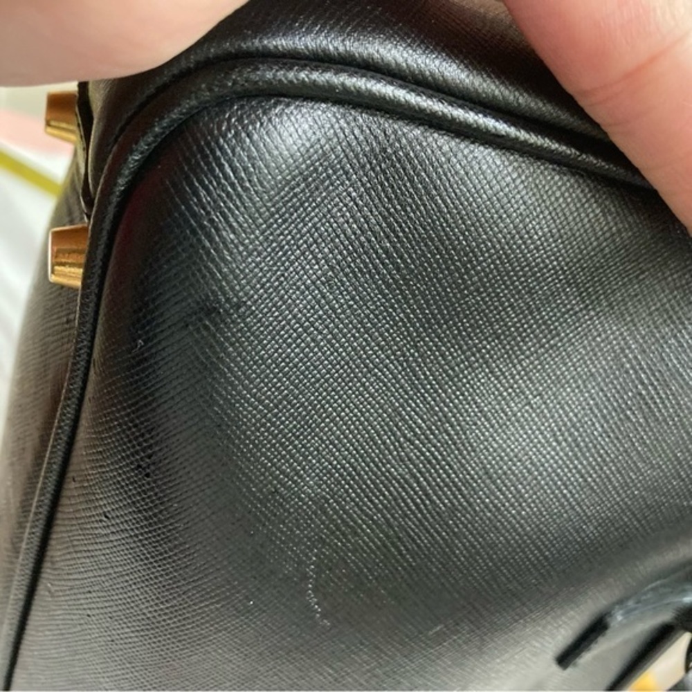 Prada guaranteed authentic small lux black saffiano leather bag - Picture 3 of 11